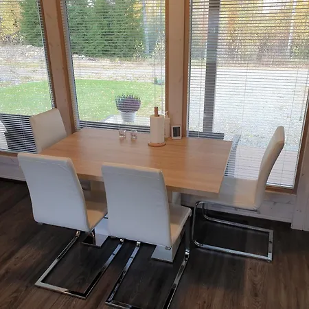 Adeli Ellivuori Apartman *